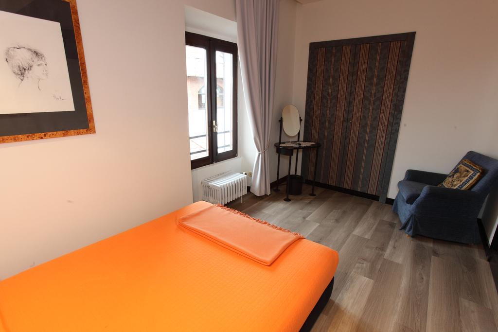 Varallo Pombia Il Castello B&B المظهر الخارجي الصورة