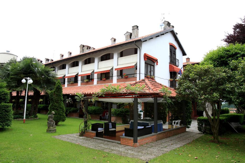 Varallo Pombia Il Castello B&B المظهر الخارجي الصورة