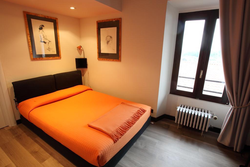 Varallo Pombia Il Castello B&B المظهر الخارجي الصورة